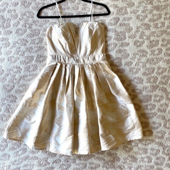 Gianni Bini Dresses & Skirts - Gianni Bini Cream and Gold Cocktail Dress